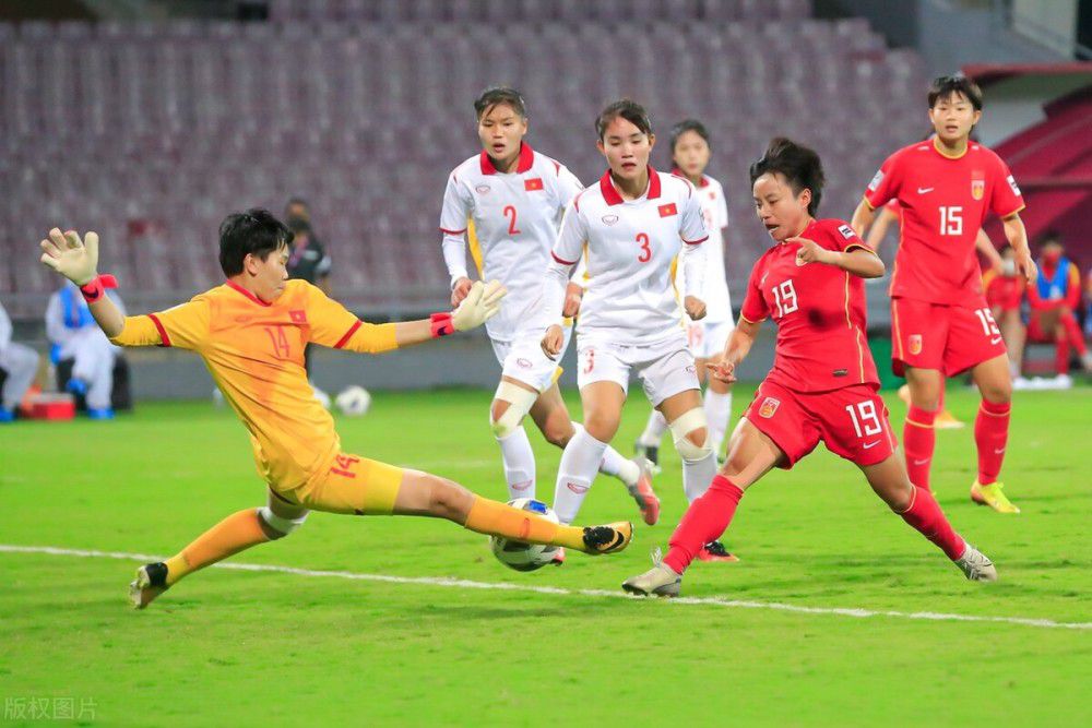 狼队在国际比赛日前主场2-1逆转战胜热刺，球队最近七轮只输掉了一场比赛，以15分排名第12位，接下来，球队首要的目标将是争取升上上半区。